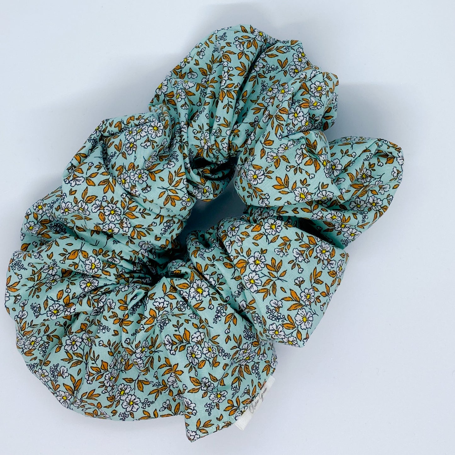 XL "Dainty Flowers" Scrunchie